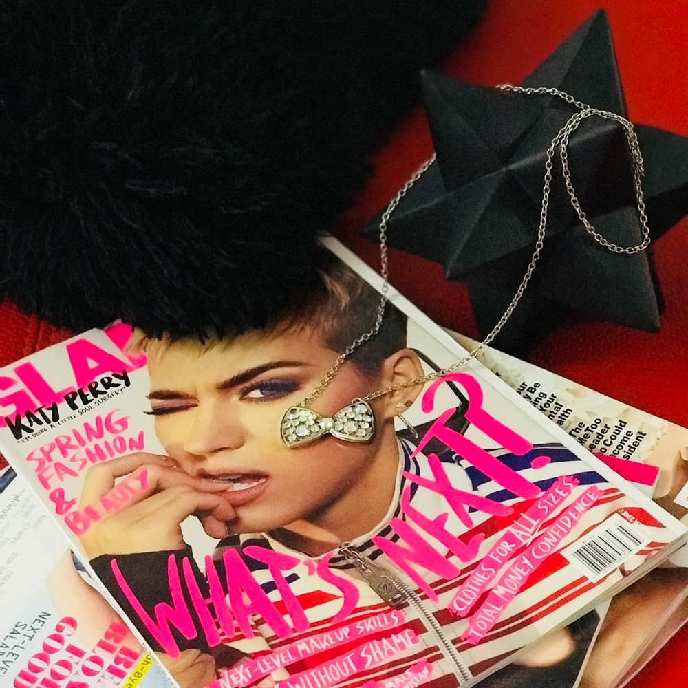 Bow Necklace